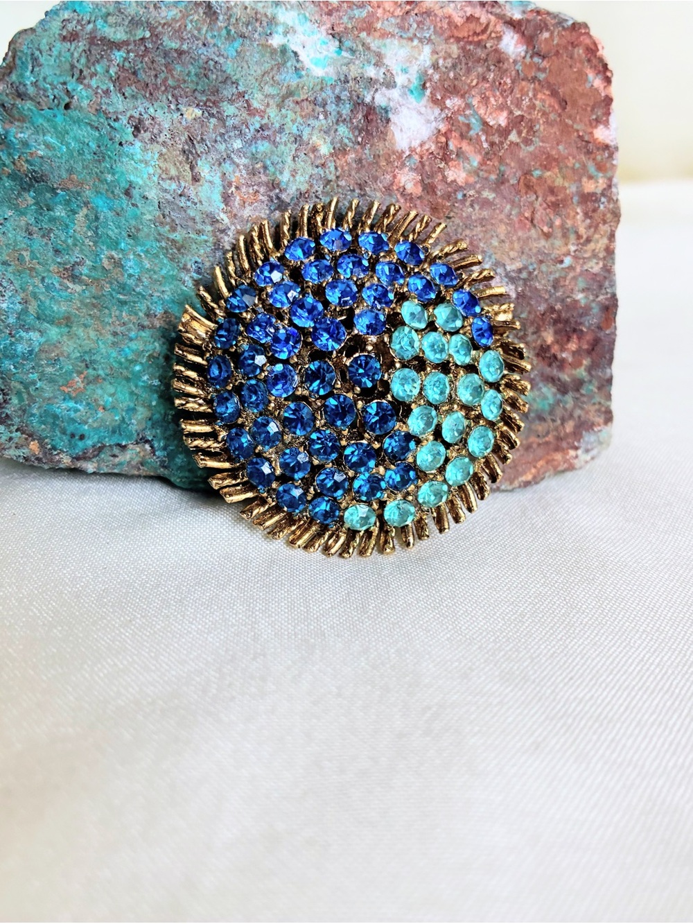 Vintage Blue Teal and gold tone rhinestone brooch #rhinestone #retro #glam
